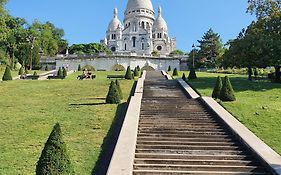 Le Nid De Montmartre